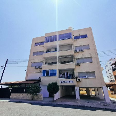 Mackenzie Seaview Paradise Larnaca Ngoại thất bức ảnh