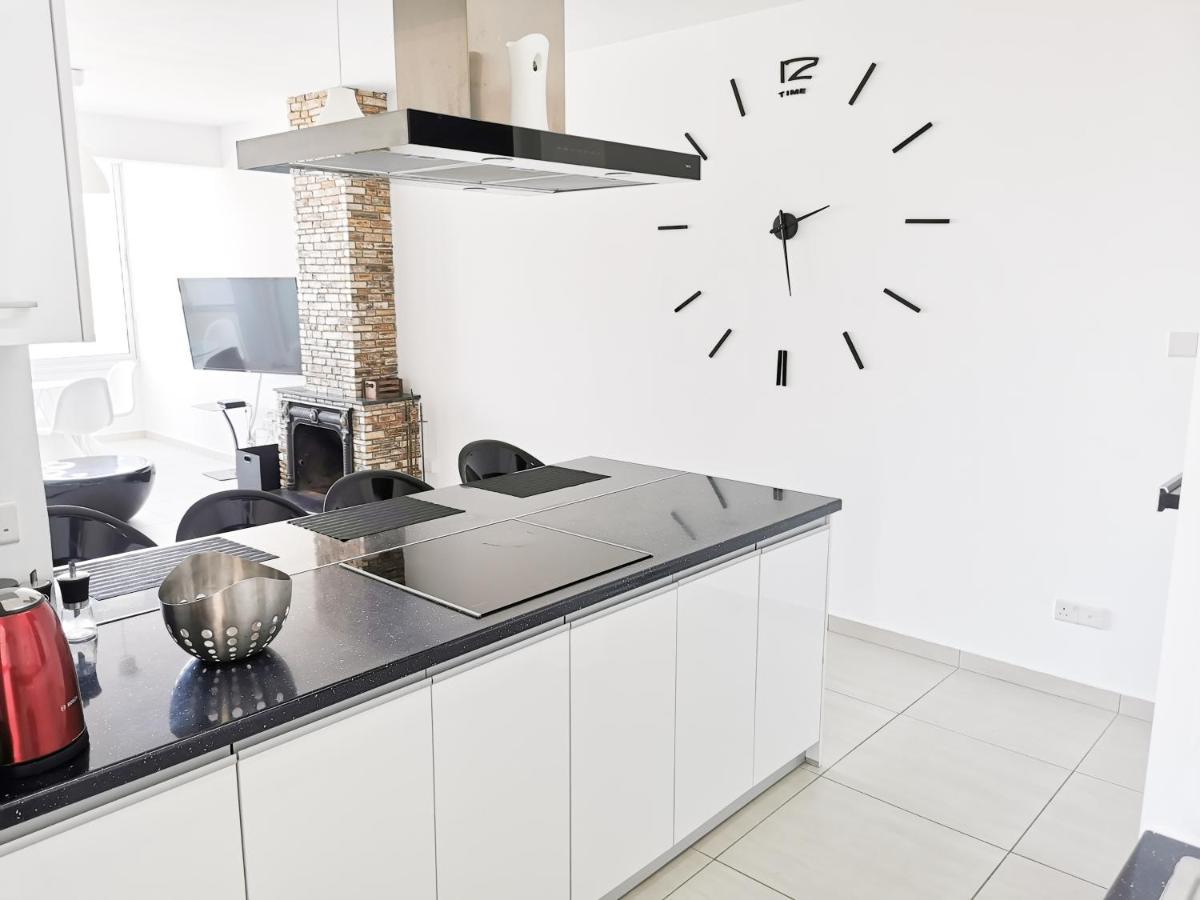 Mackenzie Seaview Paradise Larnaca Ngoại thất bức ảnh