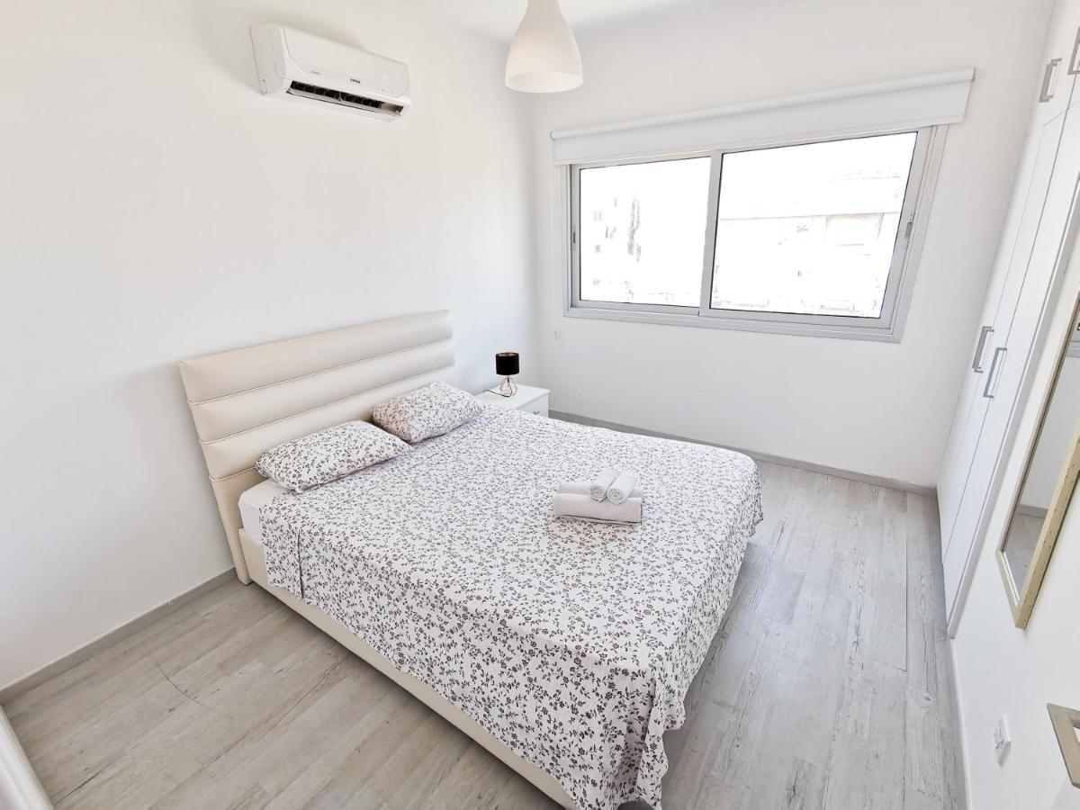 Mackenzie Seaview Paradise Larnaca Ngoại thất bức ảnh