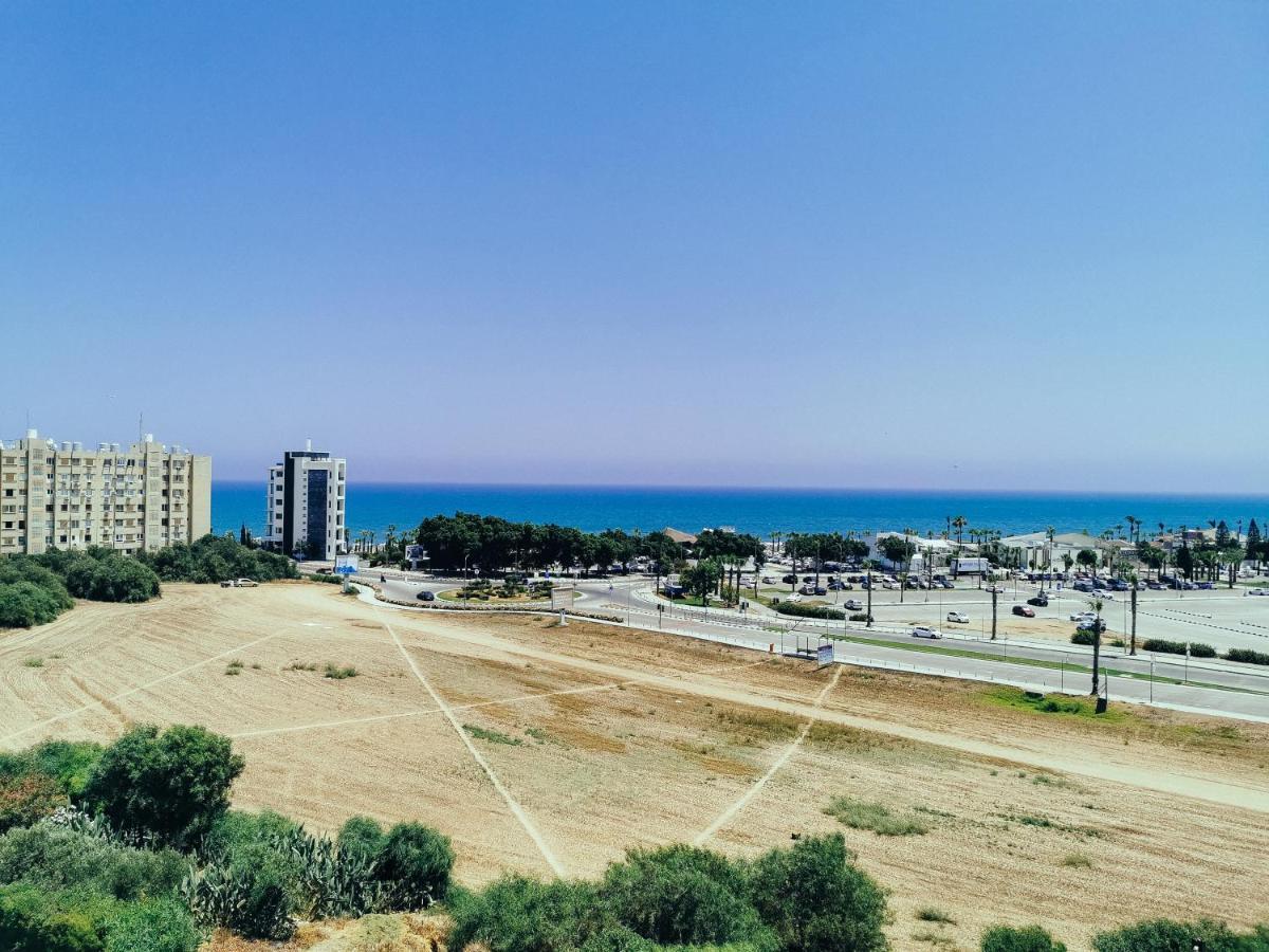 Mackenzie Seaview Paradise Larnaca Ngoại thất bức ảnh