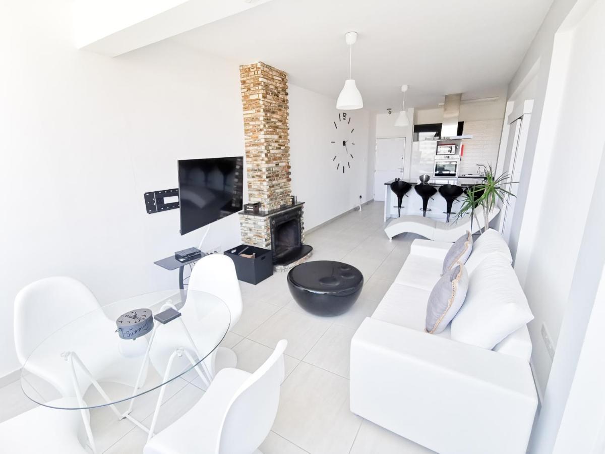 Mackenzie Seaview Paradise Larnaca Ngoại thất bức ảnh
